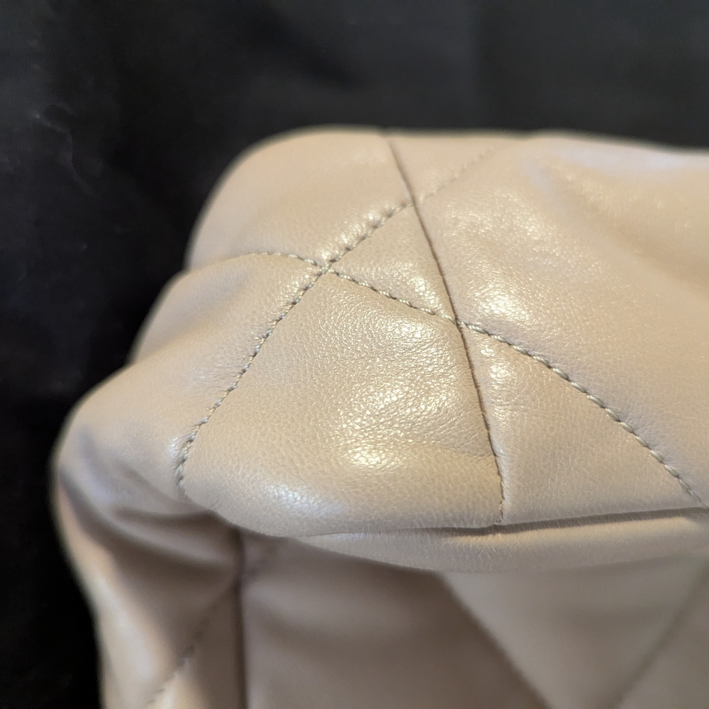 Chanel 19 Light Beige Quilted Shoulder Bag - Picture 9 of 12